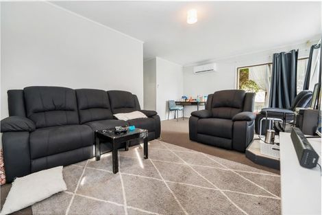 Photo of property in 11 Montego Place, Weymouth, Auckland, 2103