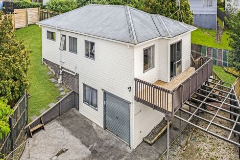 Photo of property in 1/6 Eulogy Place, Randwick Park, Auckland, 2105