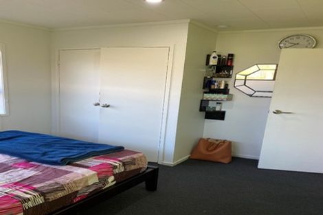 Photo of property in 2/35 Russell Road, Manurewa, Auckland, 2102