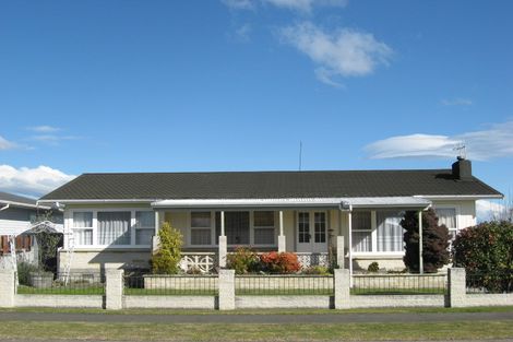 Photo of property in 120 Clarence Cox Crescent, Pirimai, Napier, 4112