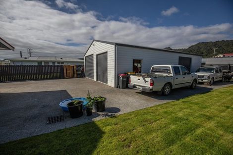 Photo of property in 100 Domett Esplanade, Cobden, Greymouth, 7802