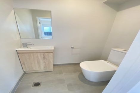 Photo of property in 35 Kaimai Avenue, Massey, Auckland, 0614