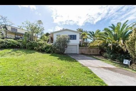 Photo of property in 9 Thalia Place, Totara Vale, Auckland, 0629