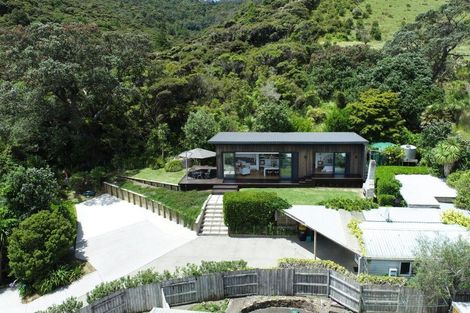Photo of property in 34 Black Jack Road, Kuaotunu, Whitianga, 3592