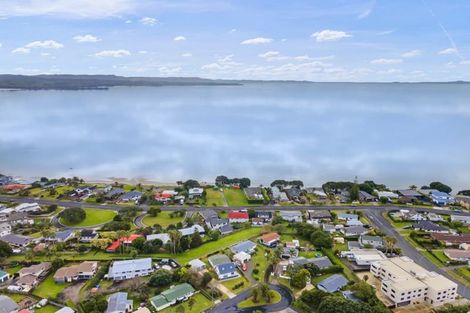 Photo of property in 7a Litchfield Place, Clarks Beach, 2122
