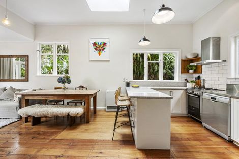 Photo of property in 58 Totara Road, Miramar, Wellington, 6022