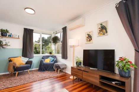 Photo of property in 32 Davidson Crescent, Tawa, Wellington, 5028