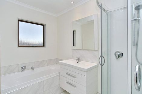 Photo of property in 15 Sonning Place, Redwood, Christchurch, 8051