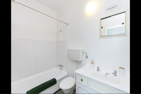 Photo of property in Hobson Court Flats, 27/70 Hobson Street, Thorndon, Wellington, 6011
