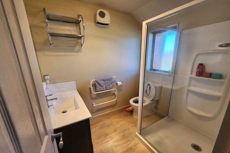 Photo of property in 135 Memorial Avenue, Burnside, Christchurch, 8053