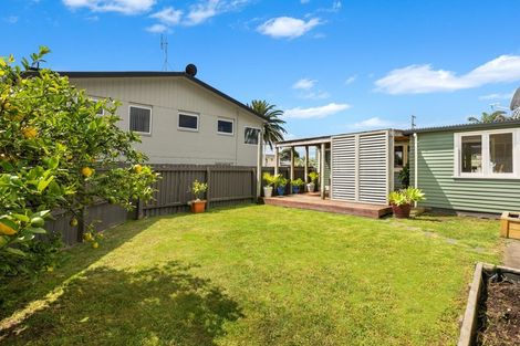 Photo of property in 32a Oceanbeach Road, Mount Maunganui, 3116