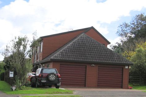 Photo of property in 119 Botany Road, Botany Downs, Auckland, 2010