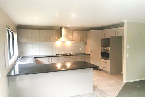 Photo of property in 60 English Oak Drive, Schnapper Rock, Auckland, 0632