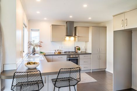 Photo of property in 42a Landsdowne Terrace, Karori, Wellington, 6012