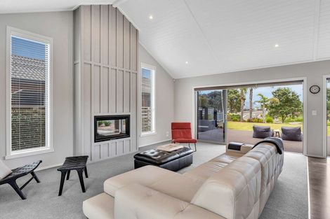 Photo of property in 4 Roseberry Place, Whitianga, 3510