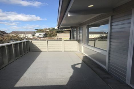 Photo of property in 10/74 Derwent Street, Island Bay, Wellington, 6023