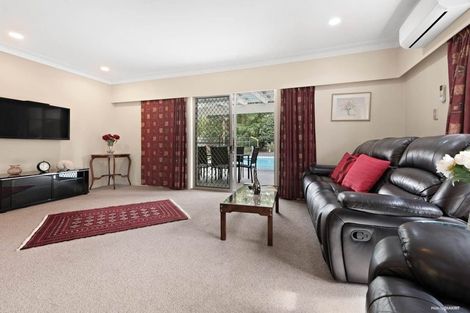 Photo of property in 151 Gossamer Drive, Pakuranga Heights, Auckland, 2010