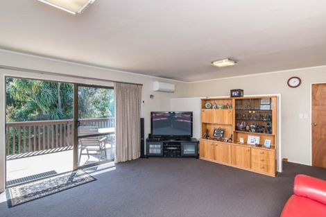Photo of property in 16 Nugget Grove, Raumati Beach, Paraparaumu, 5032