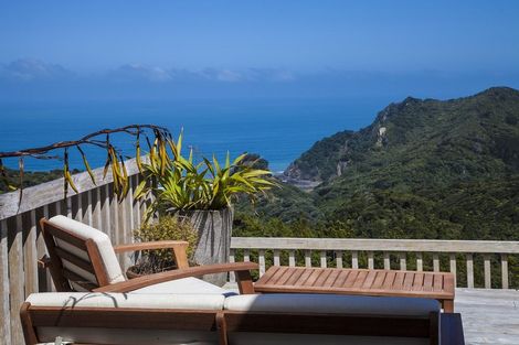 Photo of property in 128 Lone Kauri Road, Karekare, Auckland, 0772