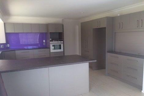 Photo of property in 33 Bob Charles Drive, Golflands, Auckland, 2013