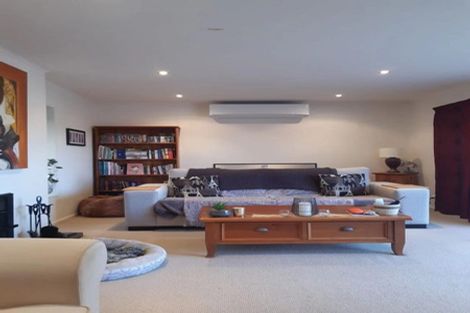 Photo of property in 2/5 Downing Street, Glenfield, Auckland, 0629