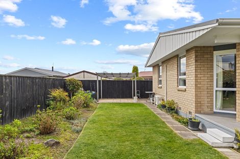 Photo of property in 12 Cowper Place, Avondale, Christchurch, 8061