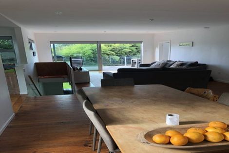 Photo of property in 32 Domain Crescent, Muriwai, Waimauku, 0881