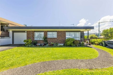 Photo of property in 1/11 Queen Street, Papakura, 2110