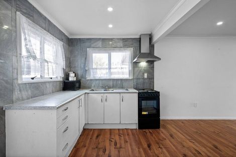 Photo of property in 8 Martin Road, Manurewa, Auckland, 2102