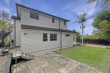 Photo of property in 1/86 Saddleback Rise, Murrays Bay, Auckland, 0630