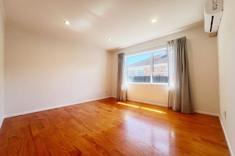 Photo of property in 64 Divich Avenue, Te Atatu South, Auckland, 0610