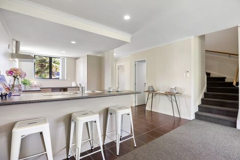 Photo of property in 16 Secoia Crescent, Mangere, Auckland, 2022