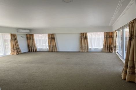 Photo of property in 233 Te Atatu Road, Te Atatu South, Auckland, 0610