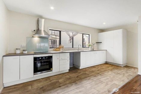 Photo of property in Krisley Court, 10/6 Ambrico Place, New Lynn, Auckland, 0600