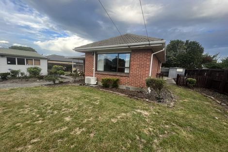 Photo of property in 32 Avonhead Road, Avonhead, Christchurch, 8042