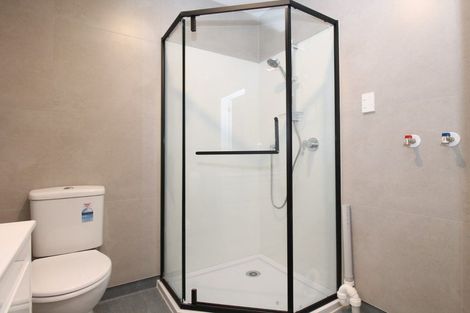 Photo of property in 4 Fruitvale Road, New Lynn, Auckland, 0600