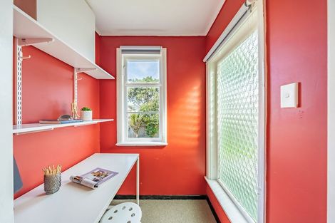 Photo of property in 18 Atiawa Crescent, Waiwhetu, Lower Hutt, 5010