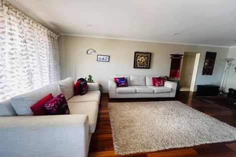 Photo of property in 212 Whitney Street, Blockhouse Bay, Auckland, 0600