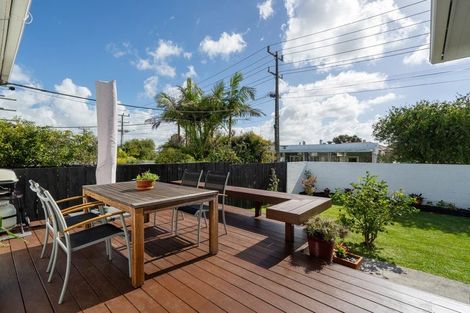 Photo of property in 1/58 Eversleigh Road, Belmont, Auckland, 0622