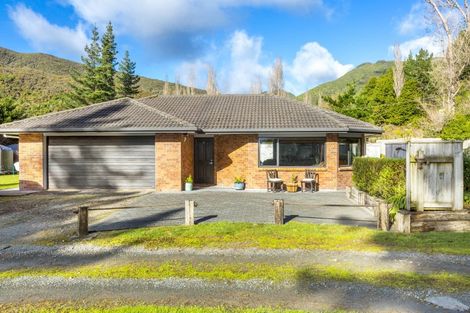 Photo of property in 1845 State Highway 2, Kaitoke, Upper Hutt, 5018