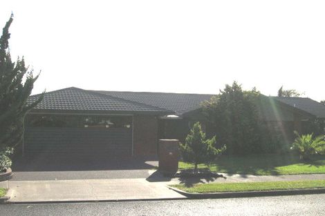 Photo of property in 8 Wiltshire Place, Somerville, Auckland, 2014