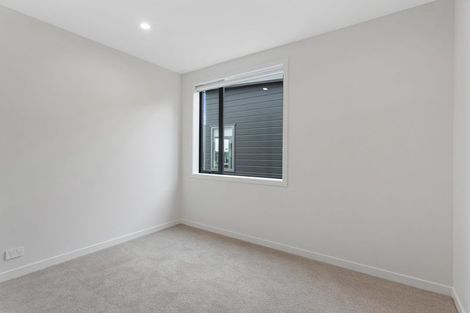 Photo of property in 16 Park Green Avenue, Rosehill, Papakura, 2113