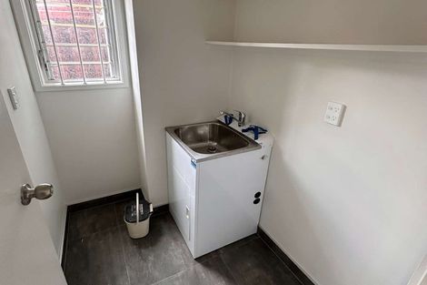 Photo of property in 2/42 Sheridan Drive, New Lynn, Auckland, 0600