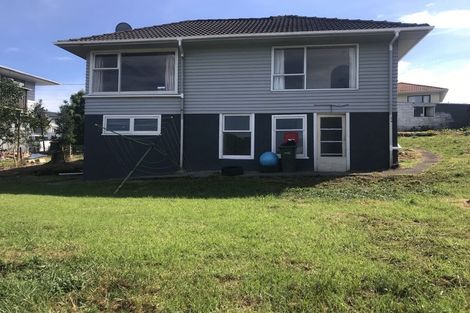 Photo of property in 71 Chivalry Road, Glenfield, Auckland, 0629
