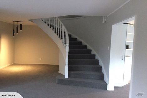 Photo of property in 32 Hastings Place, Hamilton Lake, Hamilton, 3204