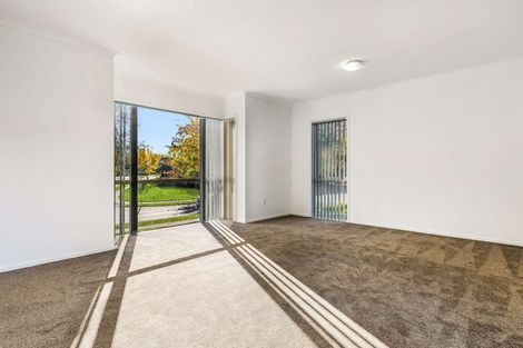 Photo of property in 6 Bibury Avenue, Henderson, Auckland, 0612