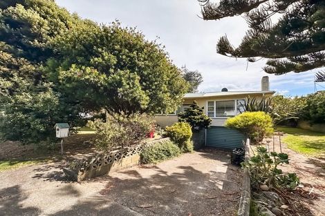 Photo of property in 43 Manuka Street, Castlecliff, Whanganui, 4501