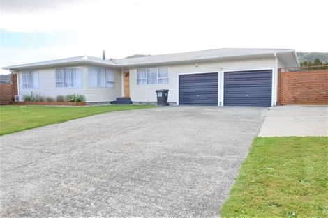 Photo of property in 16 Seattle Grove, Totara Park, Upper Hutt, 5018