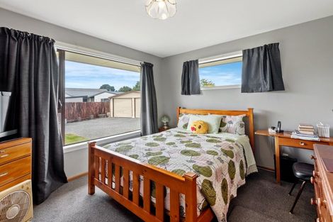 Photo of property in 32 Martbern Crescent, Bishopdale, Christchurch, 8053