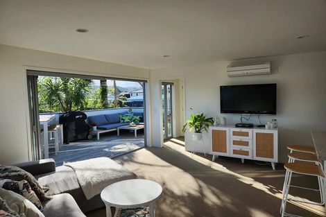 Photo of property in 306 Ocean Road, Whangamata, 3620